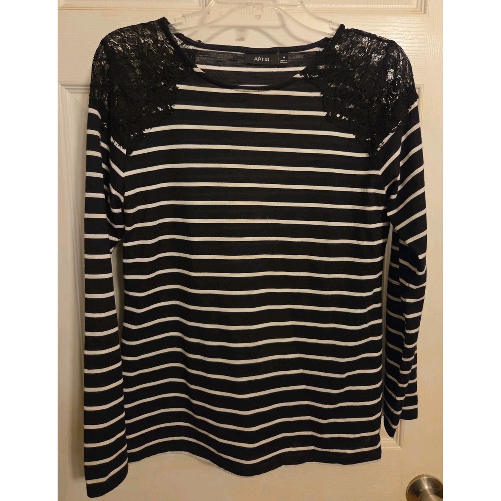 Apt 9 Top Size M Black White Stripe Black Lace Shoulders